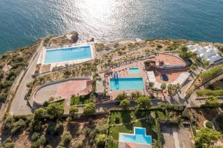 Perla del Golfo Resort
